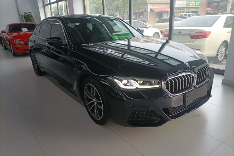 Used BMW 5 Series 2021 525Li M Sport Package Front Right 45 Deg