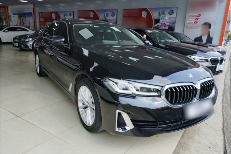 Used BMW 5 Series 2021 525Li Luxury Package Front Right 45 Deg