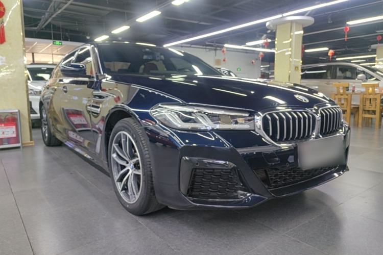 Used BMW 5 Series 2021 525Li M Sport Package Front Right 45 Deg