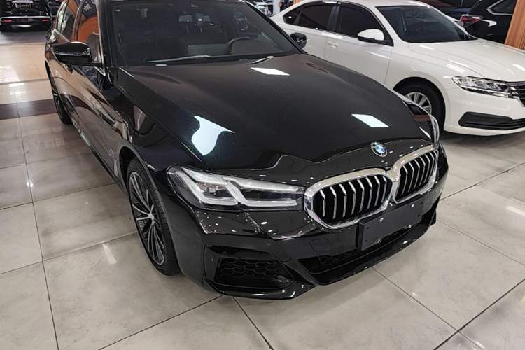 Used BMW 5 Series 2021 530Li Leading Model M Sport Package Front Right 45 Deg