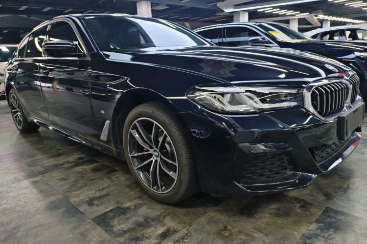 Used BMW 5 Series 2021 525Li M Sport Package Front Right 45 Deg