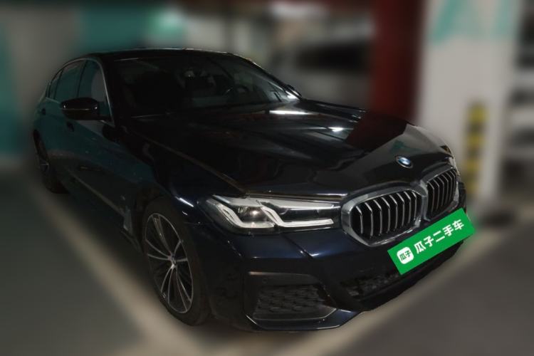 Used BMW 5 Series 2021 Facelifted 530Li Leading Edition M Sport Package Front Right 45 Deg