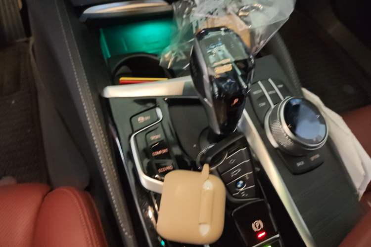 Used BMW 5 Series 2021 530Li Luxury Edition M Sport Package Gear Lever