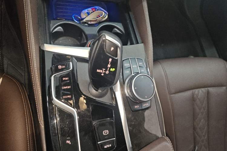 Used BMW 5 Series 2021 Facelifted 525Li M Sport Package Gear Lever