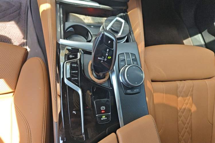 Used BMW 5 Series 2021 530i M Sport Package Gear Lever