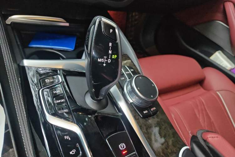 Used BMW 5 Series 2021 530Li Luxury Edition M Sport Package Gear Lever