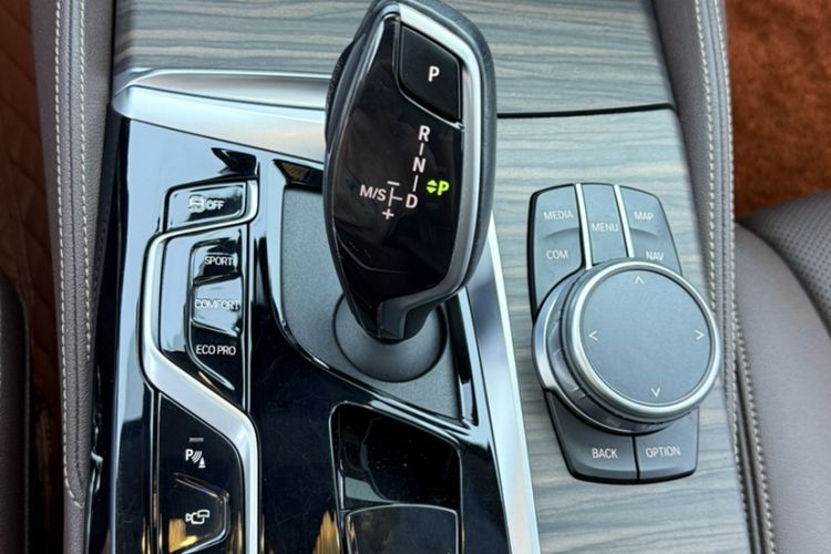 Used BMW 5 Series 2021 Updated 530Li Luxury Package Premium Edition Gear Lever