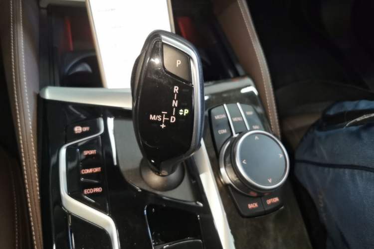 Used BMW 5 Series 2021 525Li Luxury Package Gear Lever