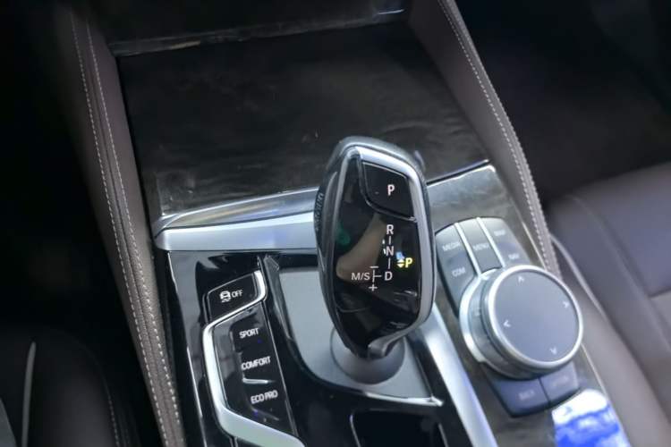 Used BMW 5 Series 2021 525Li M Sport Package Gear Lever