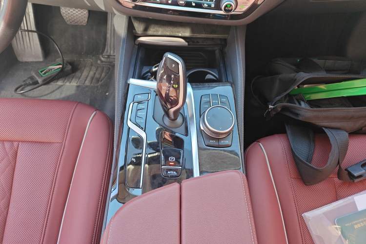 Used BMW 5 Series 2021 Restyled 530Li Leading Edition Luxury Package Gear Lever