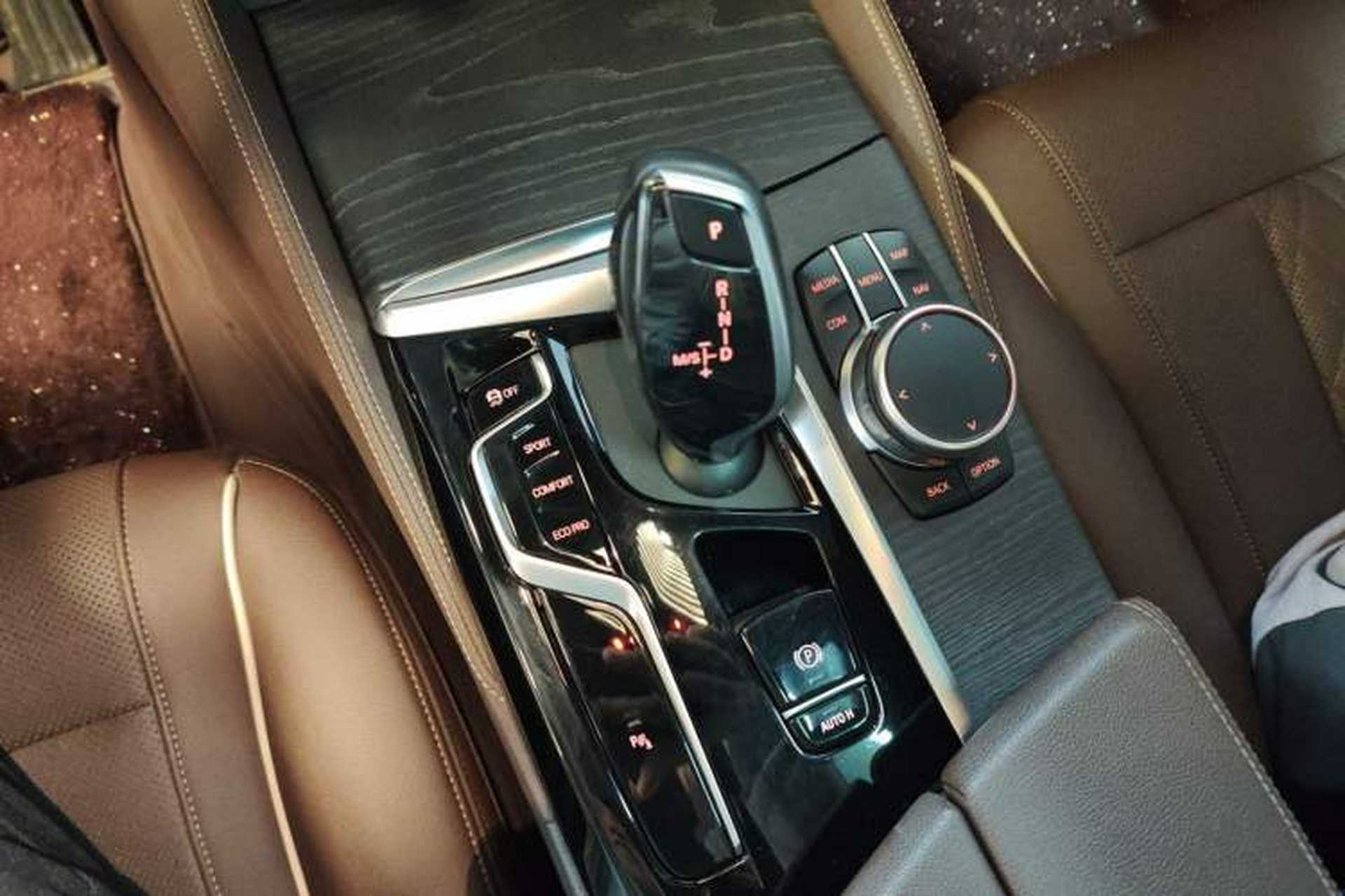 Used BMW 5 Series 2021 Facelifted 530Li Leading Edition M Sport Package Gear Lever