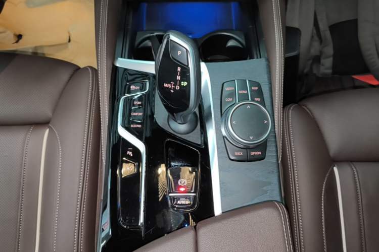 Used BMW 5 Series 2021 Restyled 530Li Luxury Edition M Sport Package Gear Lever