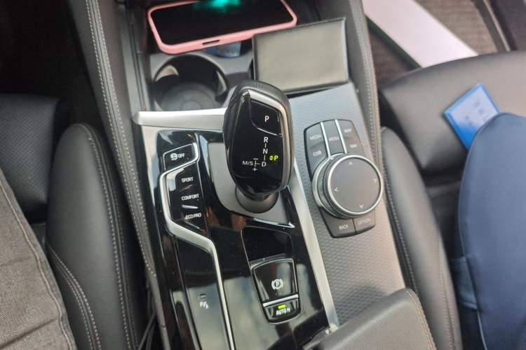 Used BMW 5 Series 2021 530i M Sport Package Gear Lever