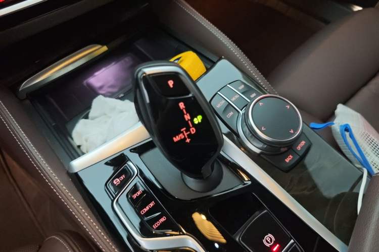 Used BMW 5 Series 2021 530Li Luxury Edition Premium Package Gear Lever