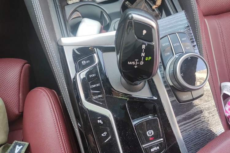 Used BMW 5 Series 2021 530Li Luxury Edition M Sport Package Gear Lever