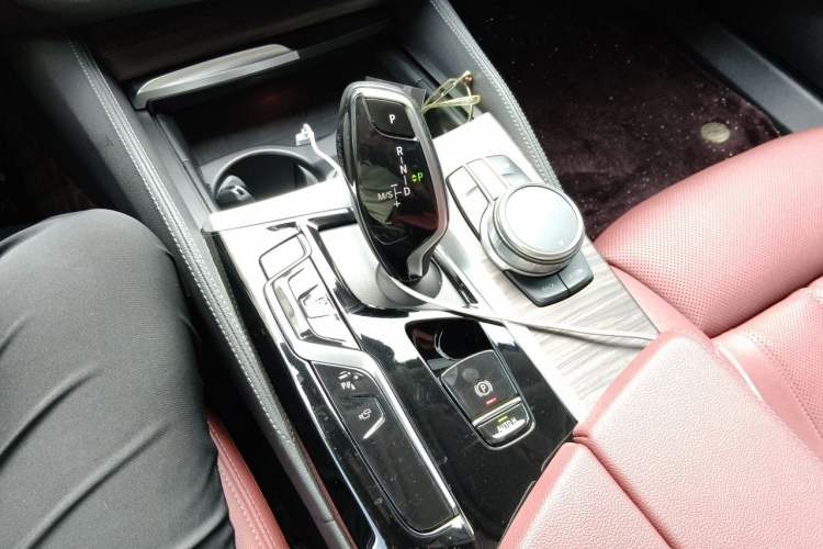 Used BMW 5 Series 2021 530Li Luxury Edition Premium Package Gear Lever