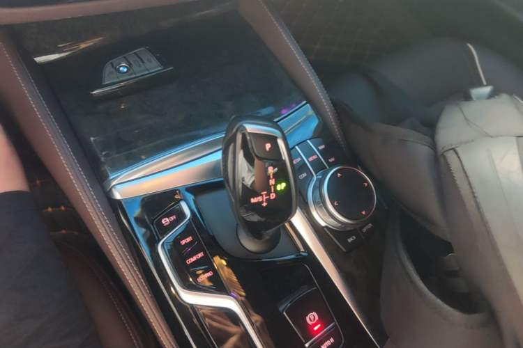 Used BMW 5 Series 2021 Facelifted 525Li M Sport Package Gear Lever