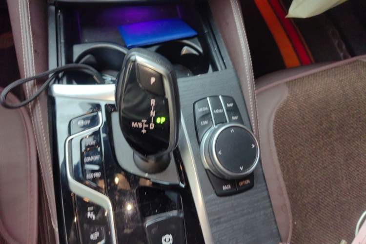 Used BMW 5 Series 2021 530Li Luxury Edition M Sport Package Gear Lever