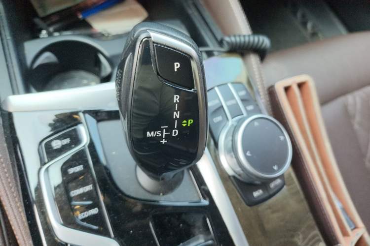 Used BMW 5 Series 2021 Updated Version 525Li Luxury Package Gear Lever