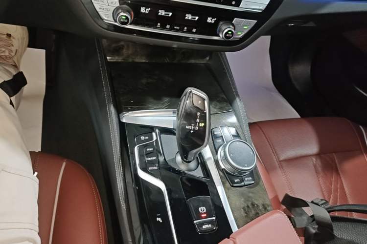 Used BMW 5 Series 2021 525Li M Sport Package Gear Lever