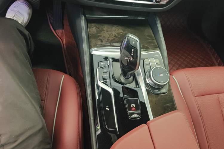 Used BMW 5 Series 2021 Facelifted 525Li M Sport Package Gear Lever