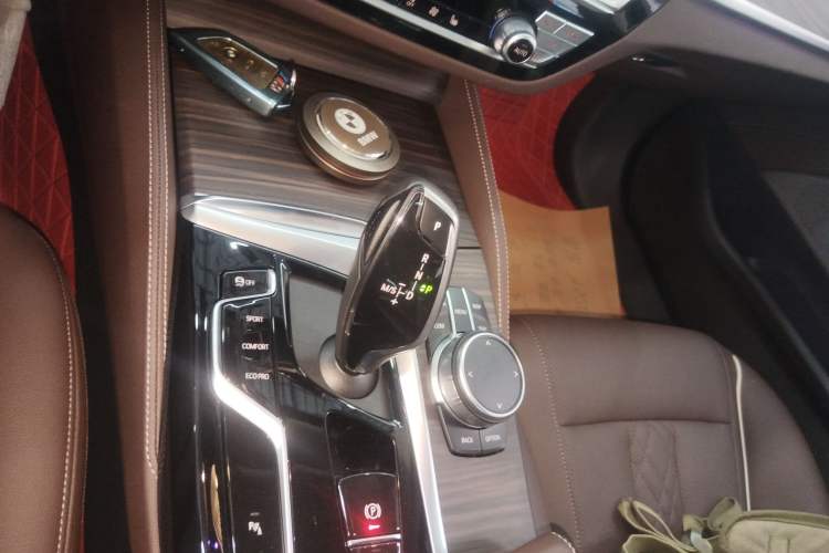 Used BMW 5 Series 2021 Restyled 530Li Leading Edition Luxury Package Gear Lever