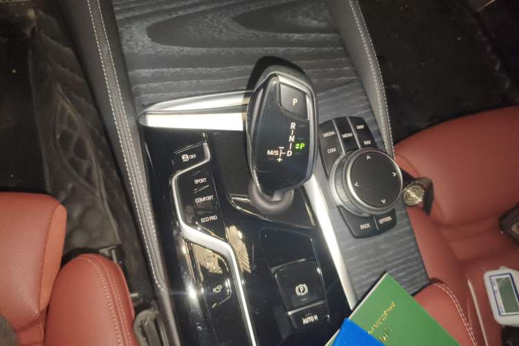 Used BMW 5 Series 2021 Restyled 530Li Luxury Edition M Sport Package Gear Lever