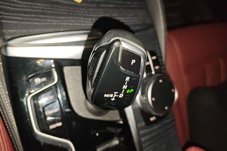Used BMW 5 Series 2021 Facelifted 530Li Leading Edition M Sport Package Gear Lever