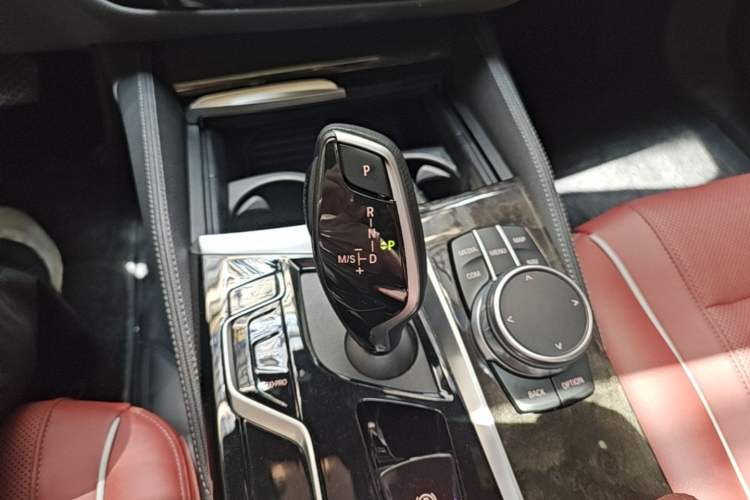 Used BMW 5 Series 2021 Facelifted 525Li M Sport Package Gear Lever