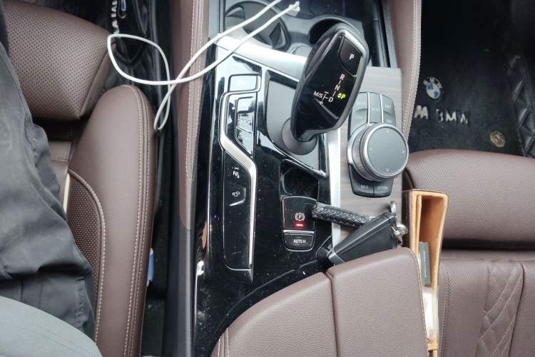 Used BMW 5 Series 2021 530Li Luxury Edition Premium Package Gear Lever