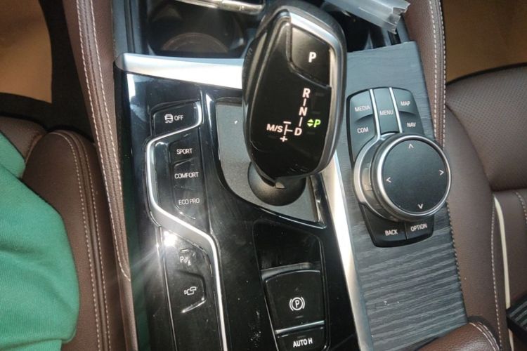Used BMW 5 Series 2021 Restyled 530Li Luxury Edition M Sport Package Gear Lever