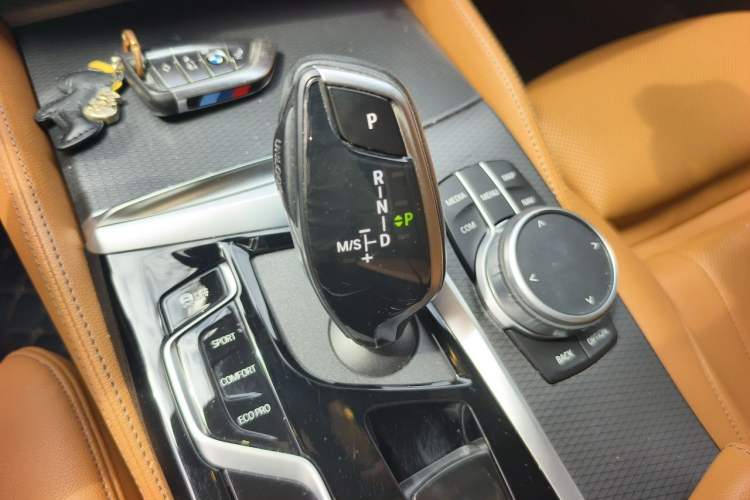 Used BMW 5 Series 2021 525i M Sport Package Gear Lever