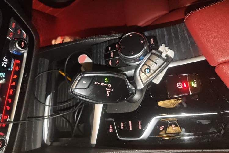 Used BMW 5 Series 2021 Restyled 530Li Luxury Edition M Sport Package Gear Lever