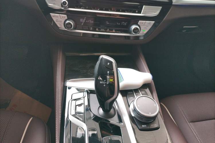 Used BMW 5 Series 2021 525Li Luxury Package Gear Lever