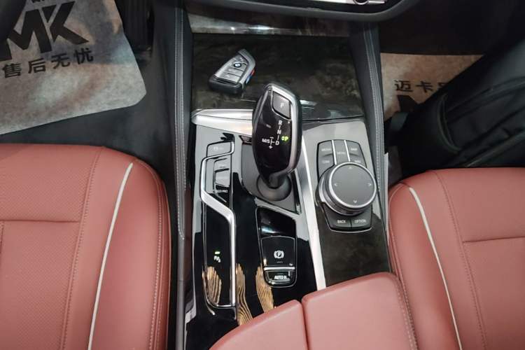 Used BMW 5 Series 2021 Facelifted 525Li M Sport Package Gear Lever