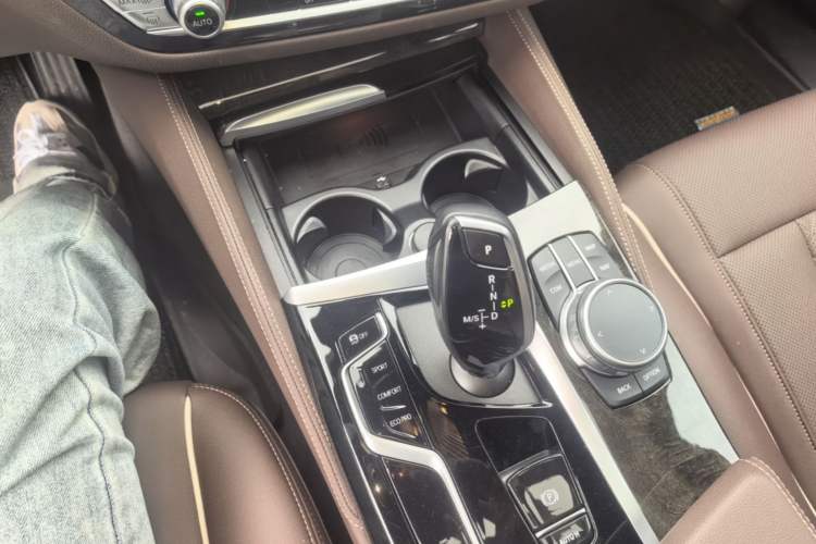 Used BMW 5 Series 2021 525Li M Sport Package Gear Lever