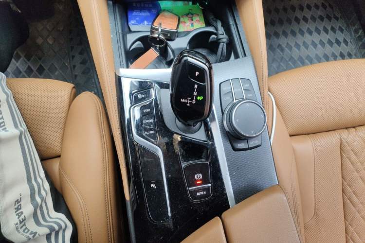 Used BMW 5 Series 2021 530i M Sport Package Gear Lever
