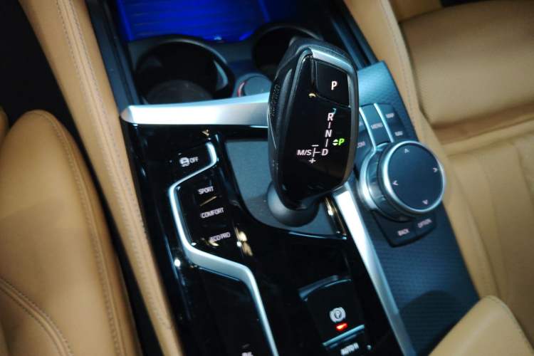 Used BMW 5 Series 2021 525i M Sport Package Gear Lever