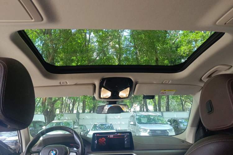 Used BMW 5 Series 2021 530Li xDrive Luxury Package Headliner