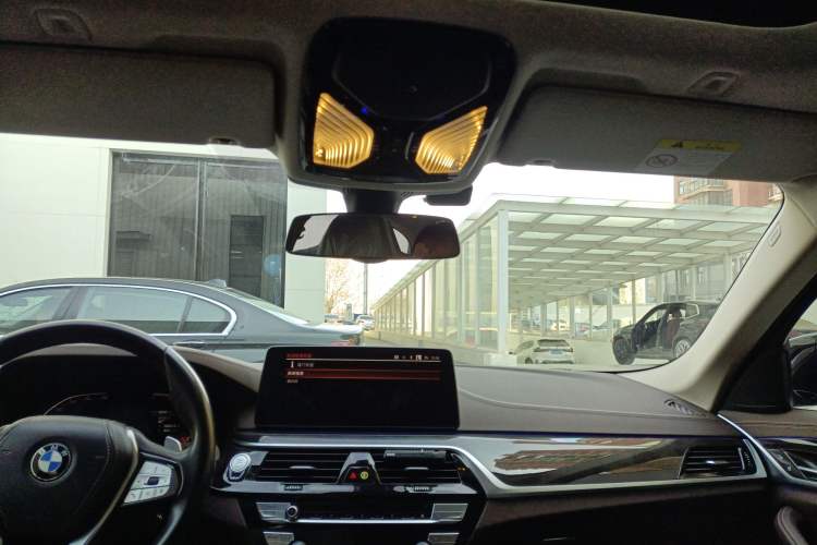 Used BMW 5 Series 2021 530Li xDrive Luxury Package Headliner