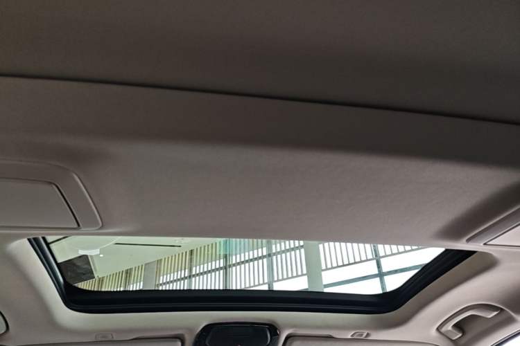 Used BMW 5 Series 2021 530Li Luxury Edition Premium Package Headliner