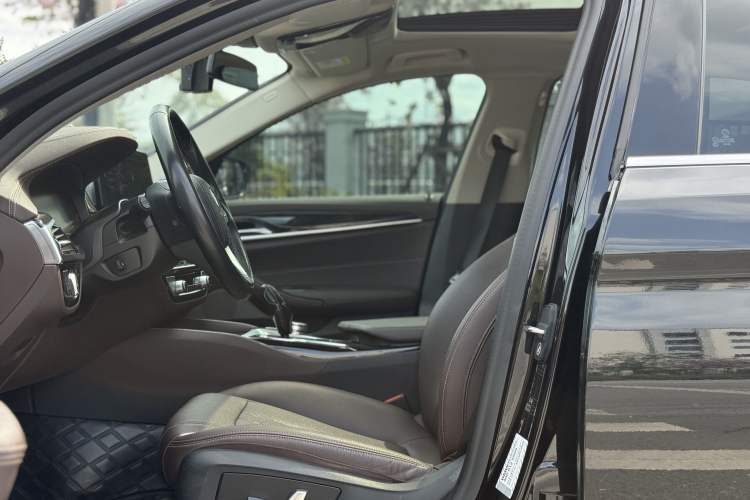 Used BMW 5 Series 2021 525Li Luxury Package Interior 1