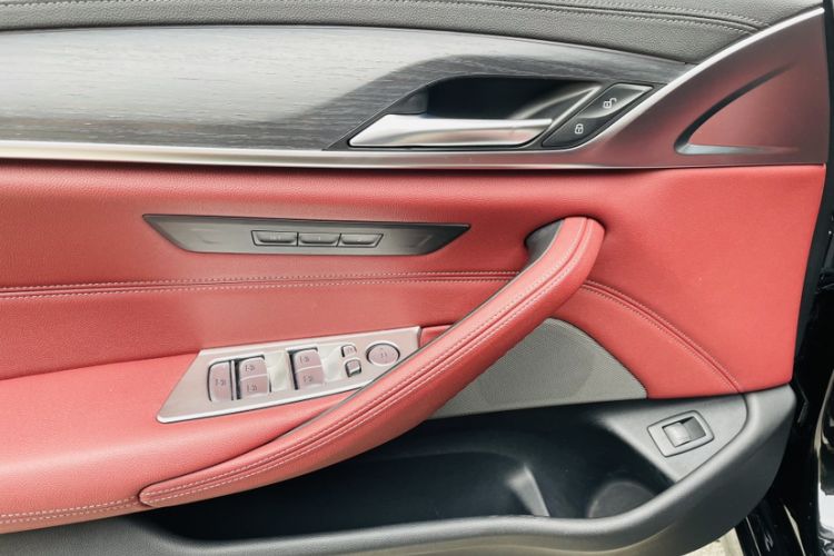 Used BMW 5 Series 2021 Facelifted 530Li Leading Edition M Sport Package Interior 1