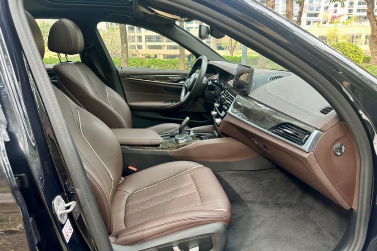 Used BMW 5 Series 2021 525Li M Sport Package Interior 1