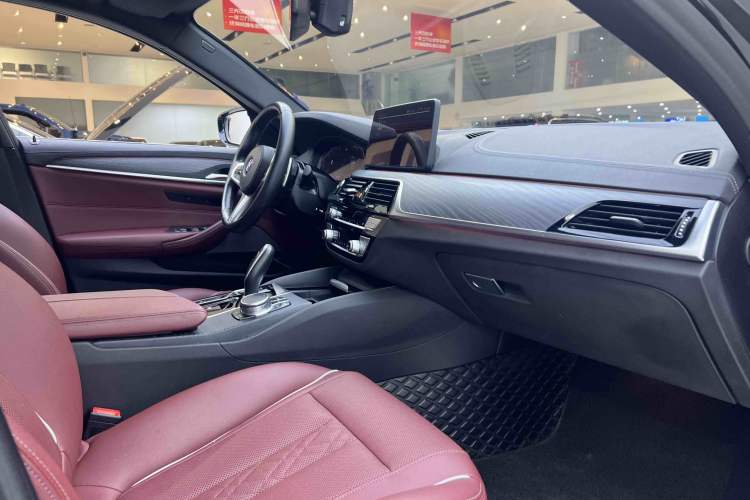 Used BMW 5 Series 2021 530Li Leading Model M Sport Package Interior 11