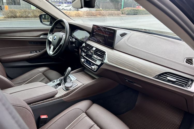 Used BMW 5 Series 2021 530Li Luxury Edition Premium Package Interior 11