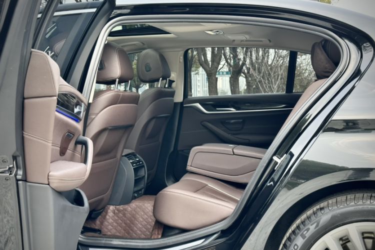 Used BMW 5 Series 2021 525Li Luxury Package Interior 2