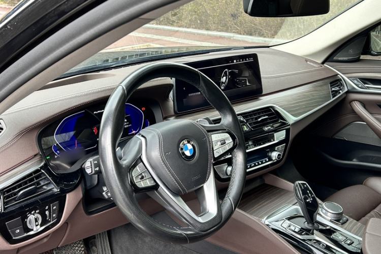 Used BMW 5 Series 2021 530Li Luxury Edition Premium Package Interior 2