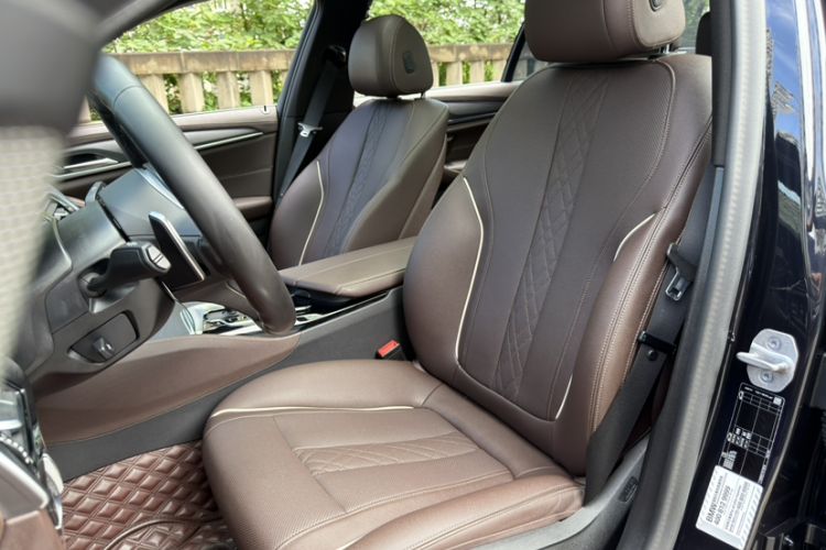 Used BMW 5 Series 2021 530Li Leading Model M Sport Package Interior 2
