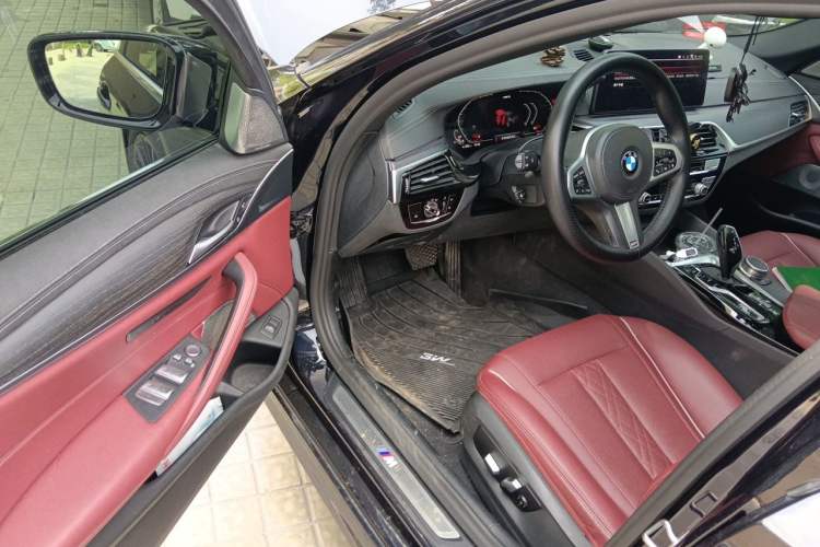 Used BMW 5 Series 2021 530Li Leading Model M Sport Package Interior 3